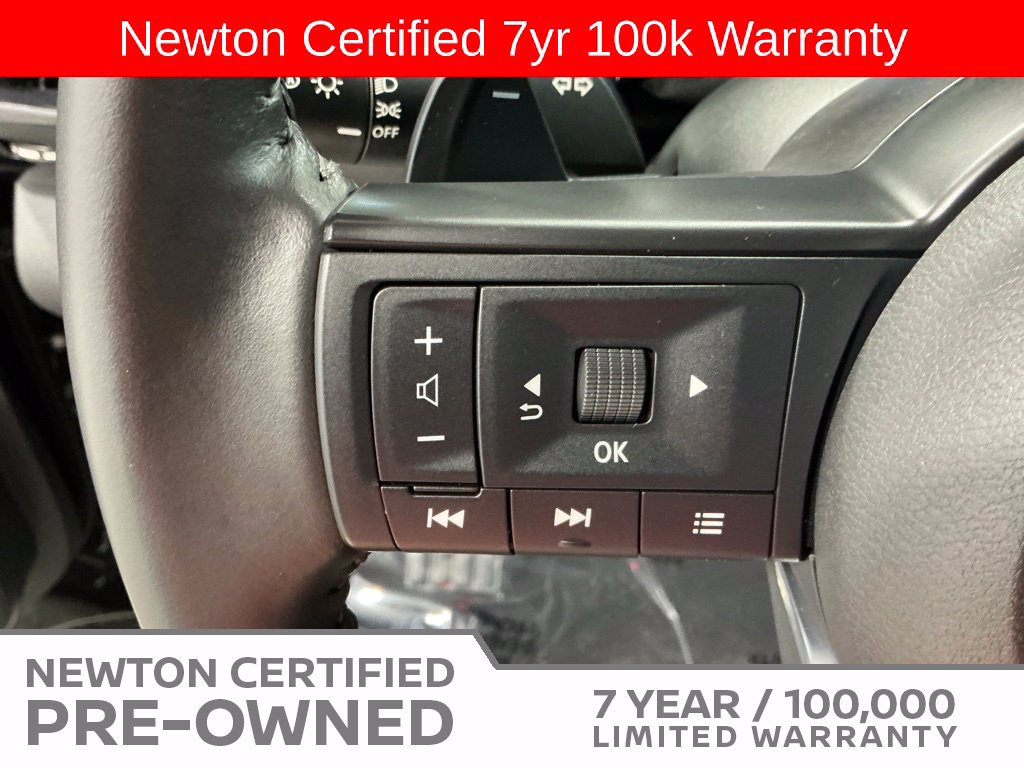 Used 2025 Nissan Pathfinder SV FWD image 30