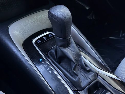 Used 2020 Toyota Corolla LE w/ Carpet Mat Package (TMS) FWD image 34