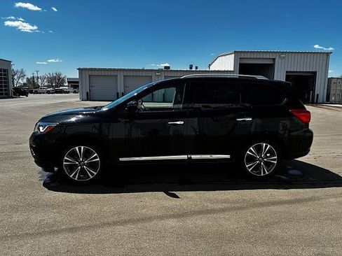 Used 2020 Nissan Pathfinder Platinum AWD/4WD image 6