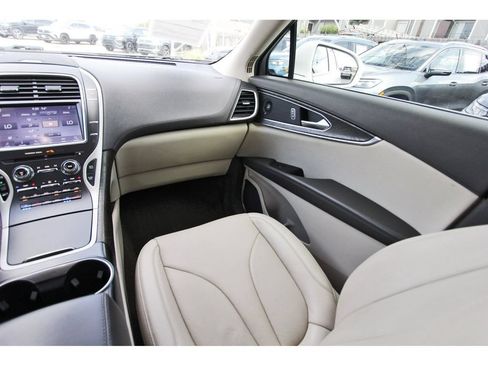 Used 2020 Lincoln Nautilus Reserve w/ Cargo Utility Package FWD image 13