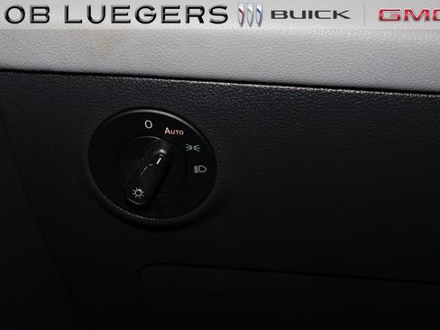 Used 2022 Volkswagen Taos SE FWD image 22