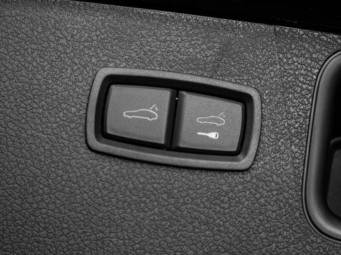 New 2026 Porsche Macan S image 33