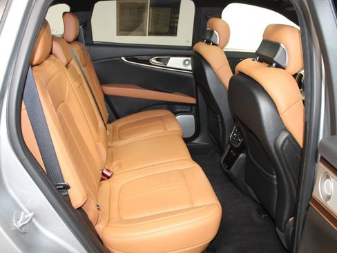 Used 2023 Lincoln Nautilus Black Label AWD/4WD image 33