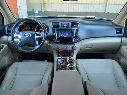 Used 2013 Toyota Highlander Limited image 57
