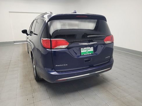 Used 2017 Chrysler Pacifica Limited FWD image 6