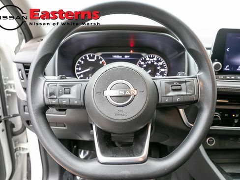 Used 2023 Nissan Rogue S FWD image 12