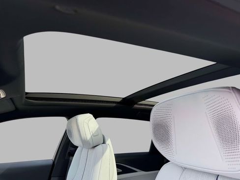 Used 2024 Cadillac Lyriq Sport image 23