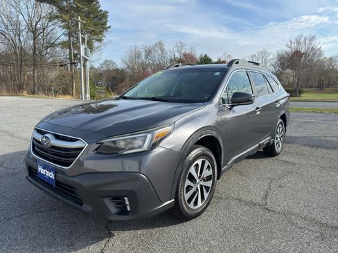 Used 2021 Subaru Outback Premium AWD/4WD image 1