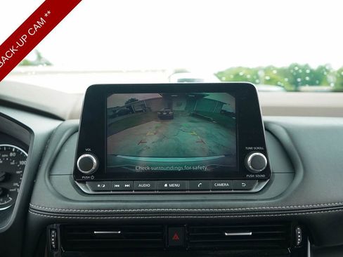 Used 2022 Nissan Rogue SV FWD image 11