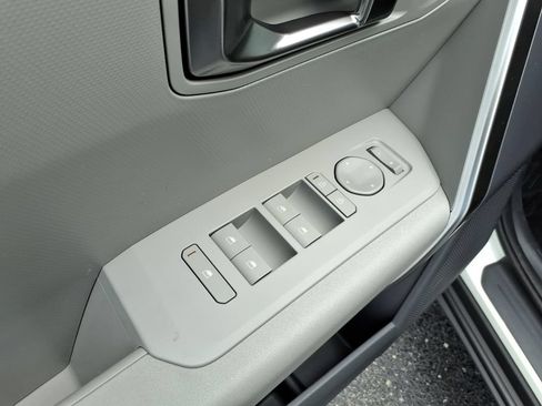 New 2027 Kia Seltos LX FWD image 13