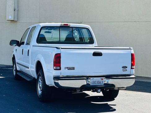Used 1999 Ford F250 Lariat RWD image 5