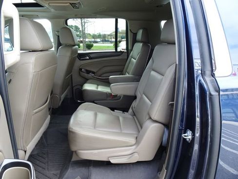 Used 2017 GMC Yukon XL SLT w/ Open Road Package image 15