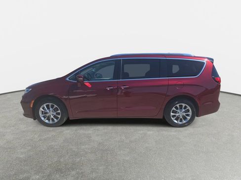 Used 2021 Chrysler Pacifica Touring-L w/ Premium & Safety Sphere Group FWD image 8