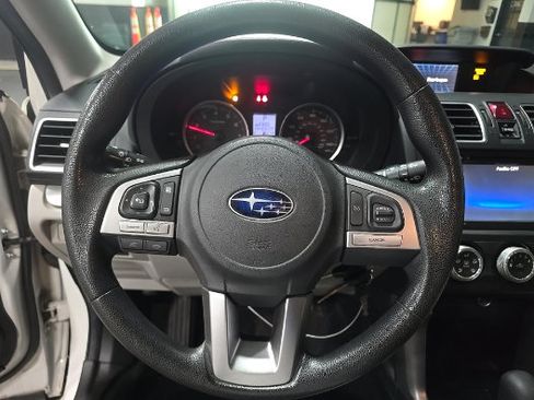 Used 2017 Subaru Forester 2.5i w/ Alloy Wheel Package AWD/4WD image 5