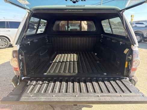 Used 2014 Toyota Tacoma Limited image 24