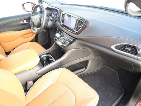 Used 2022 Chrysler Pacifica Pinnacle AWD/4WD image 65