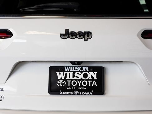 Used 2023 Jeep Grand Cherokee L Overland AWD/4WD image 7