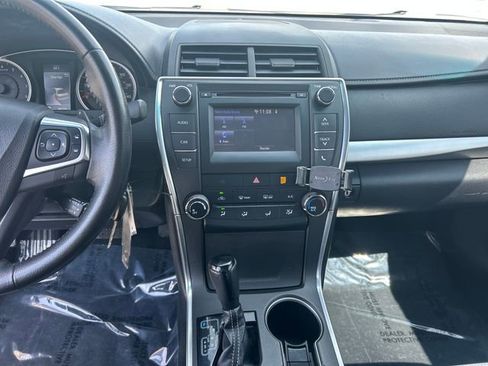 Used 2015 Toyota Camry SE image 17