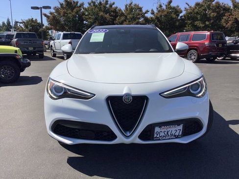 Used 2022 Alfa Romeo Stelvio Ti image 4