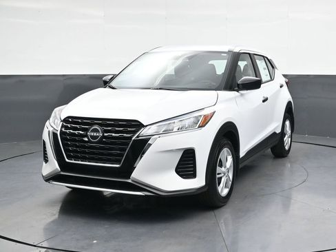 Certified 2025 Nissan Kicks Play S FWD image 13