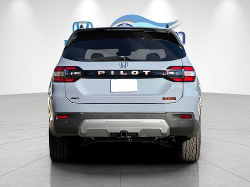 New 2026 Honda Pilot TrailSport image 4