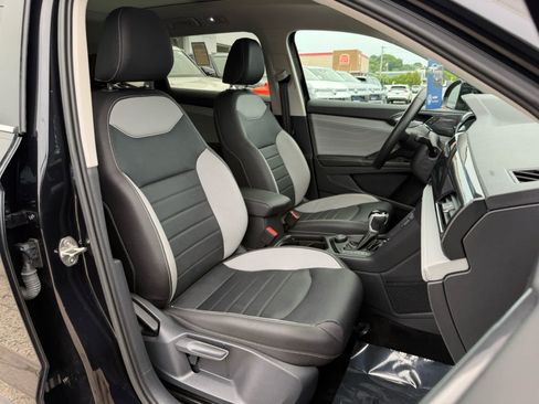 Certified 2024 Volkswagen Taos SEL AWD/4WD image 10