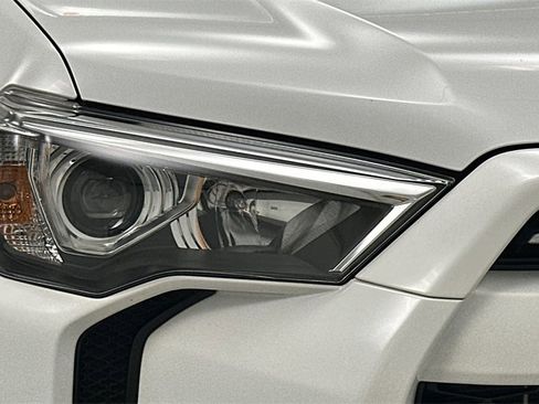 Used 2022 Toyota 4Runner SR5 Premium image 25