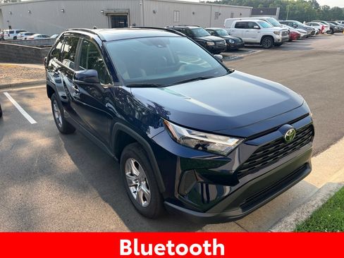 Used 2025 Toyota RAV4 XLE w/ Convenience Package FWD image 5