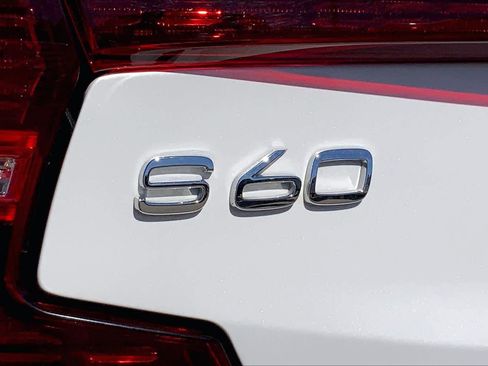 Used 2019 Volvo S60 T5 R-Design image 31