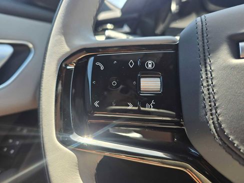 Used 2026 Land Rover Range Rover Velar S AWD/4WD image 33