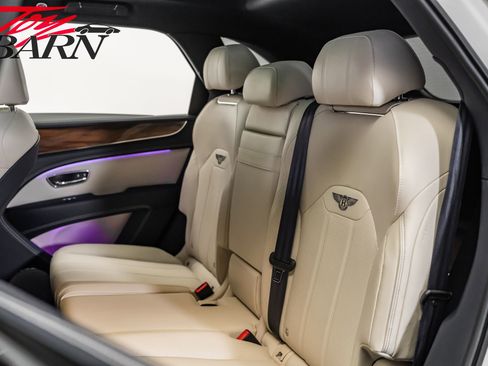 Used 2021 Bentley Bentayga image 49