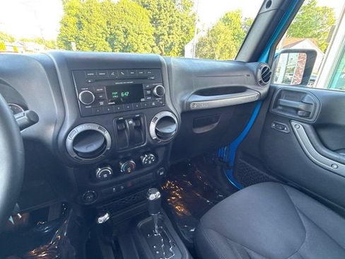 Used 2015 Jeep Wrangler Sport w/ Quick Order Package 24S AWD/4WD image 20