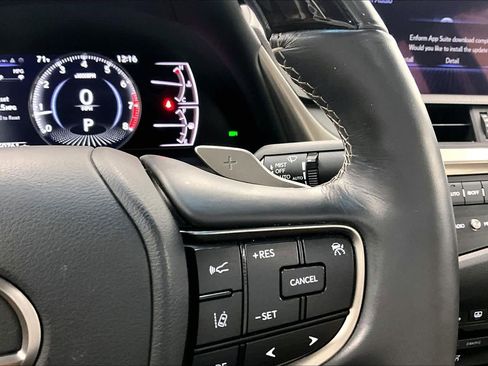 Used 2019 Lexus ES 350 Ultra Luxury w/ Accessory Package image 24