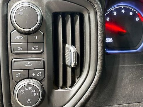 Used 2019 Chevrolet Silverado 1500 Custom w/ Custom Convenience Package AWD/4WD image 13