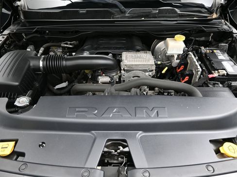 Used 2020 RAM 1500 Limited w/ Black Appearance Package AWD/4WD image 8