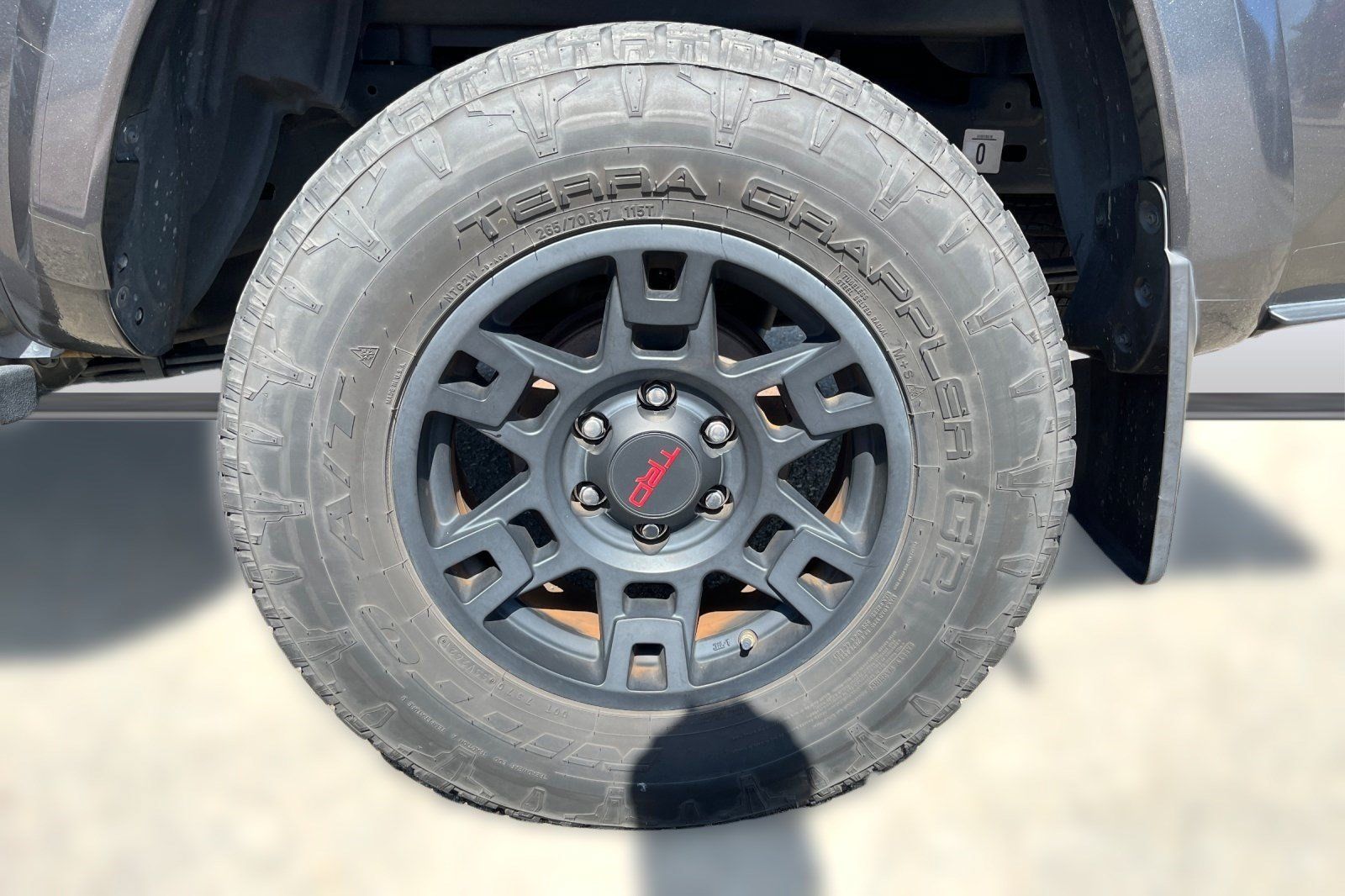 Used 2017 Toyota Tacoma TRD Sport w/ Tow Package RWD image 6