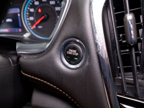 Used 2021 Chevrolet Traverse LT AWD/4WD image 27