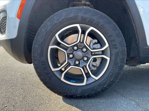 Used 2022 Jeep Grand Cherokee Trailhawk w/ Advanced Protech Group II image 2