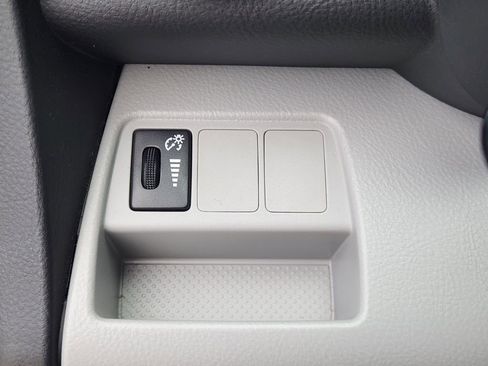 Used 2012 Toyota RAV4 FWD w/ Upgrade Value Pkg image 19