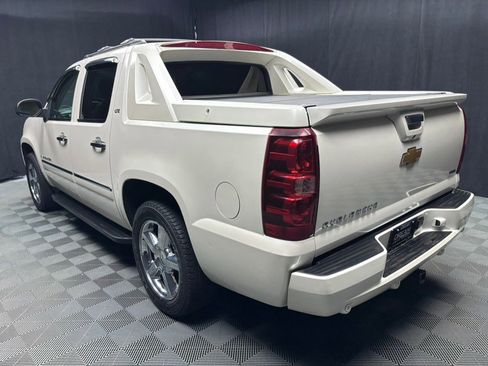 Used 2012 Chevrolet Avalanche LTZ AWD/4WD image 3
