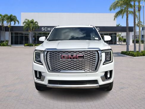 Used 2022 GMC Yukon XL Denali image 2