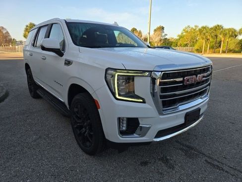Used 2023 GMC Yukon SLT w/ SLT Premium Package image 7