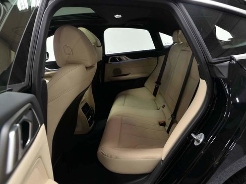 Used 2025 BMW i4 eDrive40 image 10