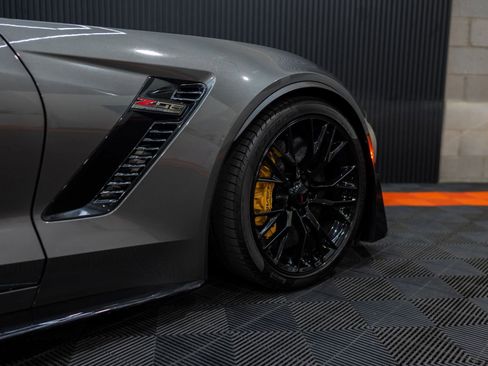 Used 2015 Chevrolet Corvette Z06 w/ Z07 Performance Package image 24