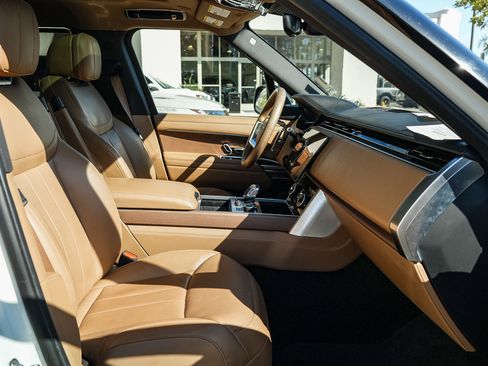 Certified 2023 Land Rover Range Rover SE AWD/4WD image 17