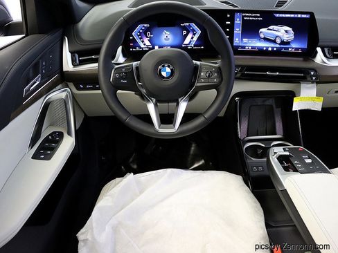 Used 2026 BMW X1 xDrive28i w/ Technology Package image 13