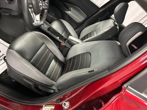 Used 2023 Nissan Kicks SR w/ SR Premium Package FWD image 10