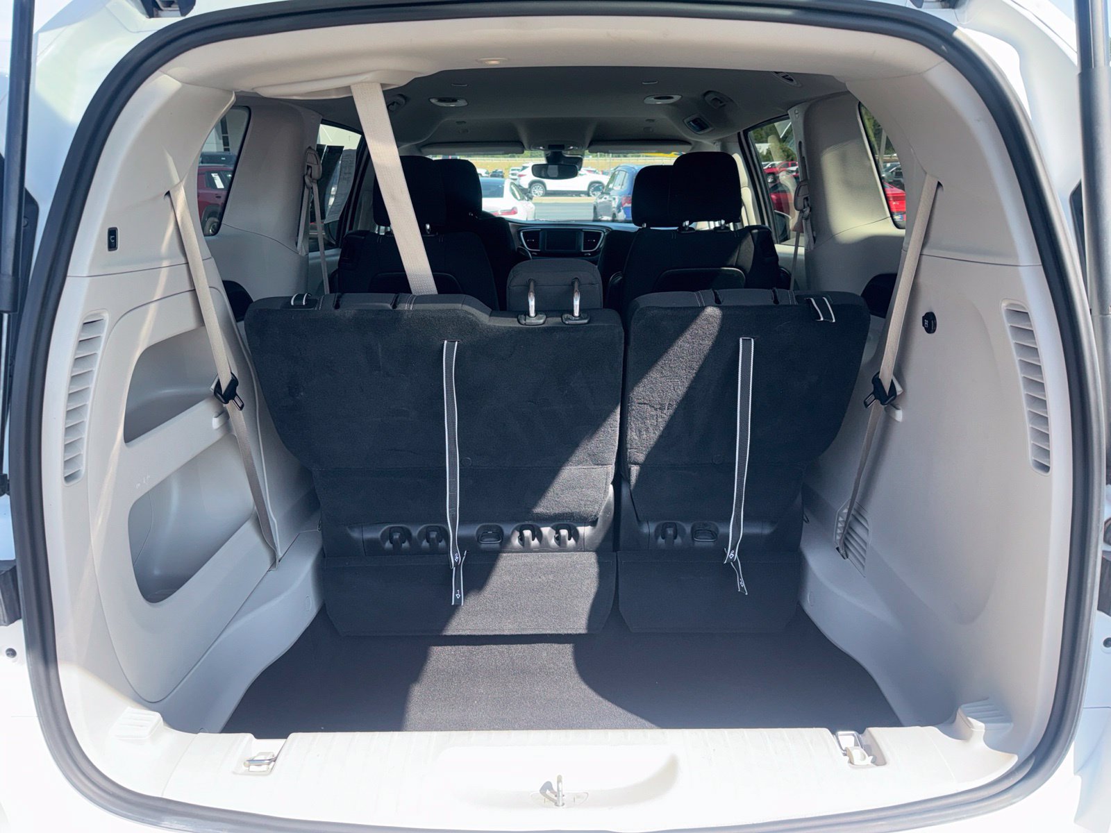 Used 2023 Chrysler Voyager LX FWD image 14