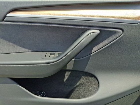 Used 2023 Tesla Model Y Long Range AWD/4WD image 11
