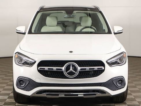 Used 2022 Mercedes-Benz GLA 250 4MATIC w/ Premium Package image 10